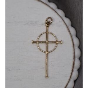 Fully Retired James Avery 14k Yellow Gold Wire Celtic Cross Pendant 9G / 1.9in